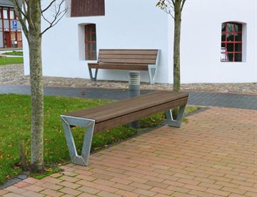 Tergo Venus bænk i dansk design - Smart bænk med planker i hårdttræ og stålprofil