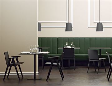 Loungemiljø med Modus sofa moduler fra Pedrali - perfekt til indretning af restauranter, cafeer mv.