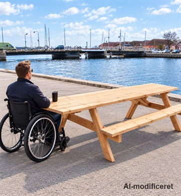 Kørestolsvenlig bord/bænkesæt model Picnic m. planker i fyr - Dansk produceret