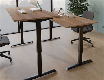 Hæve sænkebord / justerbart skrivebord (160x80 cm) - Her med valnød melamin overflade og sort stel 