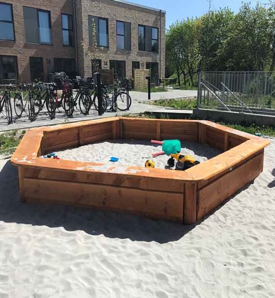 6-kantet sandkasse i Kalmar