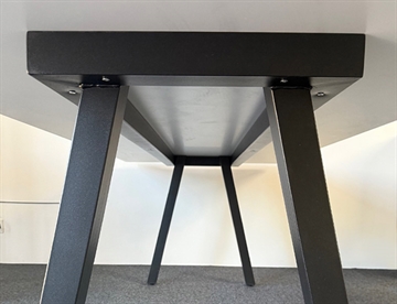 A-bord m. indtrukket sargramme