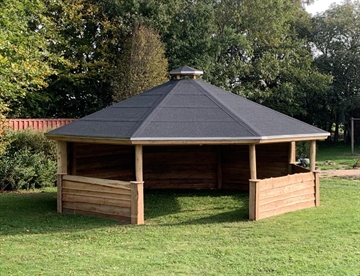 Bålhytte Ø8 meter -  vedligeholdelsesvenlig, slidstærk og indbydende løsning