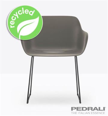 Babila XL loungestol med medestel og skal i genbrugsplast - Pedrali