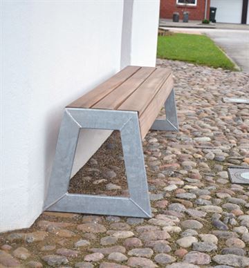 Tergo Ada plint - Smart bænk med planker i hårdttræ - Dansk design