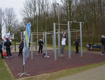 Calisthenics til udendørs fitnessområde - Miljøbillede til inspiration