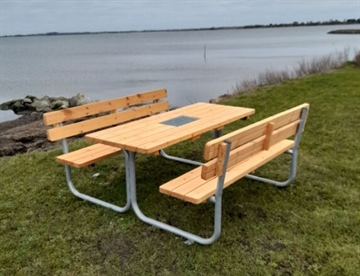 single grillrist, her placeret i midten af bordpladen 