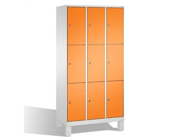 Personaleskab Evolo Plus 3 søjler med ben - 9 rum - B 90 cm