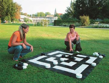 Store skakfelter til udendørs spil - Her Mølle/Dam