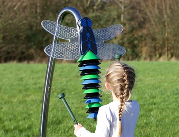 Dragonfly Bells - Sød lydskulptur i form af en guldsmed - Udendørs musikinstrument inspireret af naturen