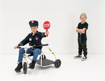 Politibil til den lille betjent på legepladsen - HERO Police legecykel