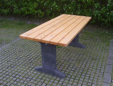 Himmerland bord med beton gavle og planker i certificeret fyr