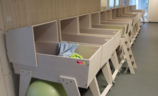 Institutionsvogne, krybber mm.