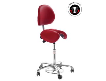 Jolly saddelstol med ryglæn, V-skåret sadelfront og fodudløst gas - Behandlerstol her med rødt kunstlæder
