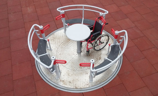 Kørestolsvenlige legeredskaber