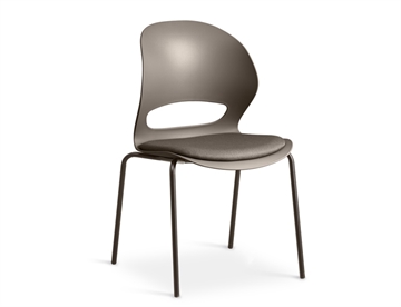 Liva stol her med brun sæde og matchende rammestel