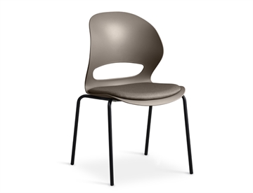 Liva stol her med brun sæde og sort rammestel