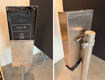 Dispenser set bagfra - her monteret på stolpe med Monteringsbeslag F-profil