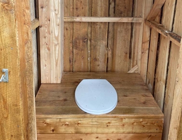 Muldtoilet / multtoilet - simpelt toilet til naturlegepladsen, shelter pladsen mfl
