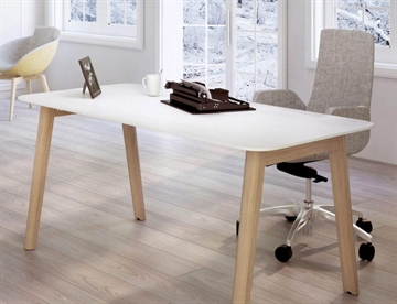 Nova Wood skrivebord - her med HPL bordplade