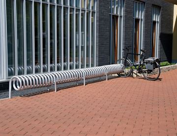 Cykelstativ model Omega til cykelparkering - her i forlængelse