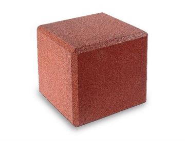 Terrasoft Cube i gummigranulat til balancelege og afgrænsning af uderummet