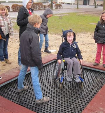 Trampolin til kørestolsbruger - Rolli Trampolin