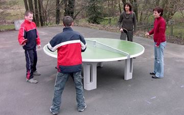 Bordtennisbord Rundo - Rundt udendørs bordtennisbord i beton - Godt til "Rundt om bordet"