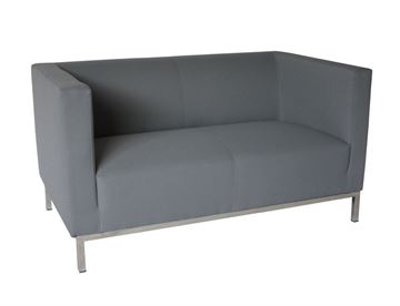 2 personers sofa fra Argo sofaserie - her betrukket med stof