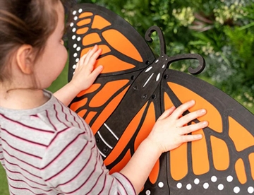 Lydskulptur i for af sommerfugl - Butterfly udendørs musikinstrument 
