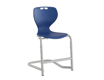 Tarris elevstol med justerbar højde - her med fodstøtte, blå sæde og alustel.