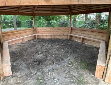 Bænk - eventuelt tilkøb til bålhytte