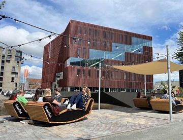 TimberLounge social byrumsmøbel - Vippende Loungemøbel 