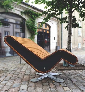 TimberRest bænk med drejeligt stel - Byrumsmøbel i bæredygtig design 