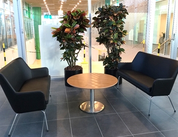 Uni Sofa m. metal stel - her 2x 2,5 personers sofa i sort læder