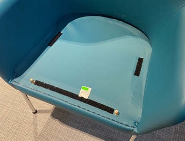 TILKØB - Urinbarriere under aftagelige sæde i form af kunstlæder polster