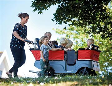 En frisk gåtur for små og store med Turtle Kiddybus